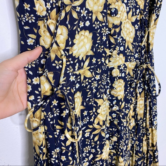 Vintage Betsy Lauren Dark Romantic Floral Short Sleeve Midi Dress Size Medium - Picture 4 of 8